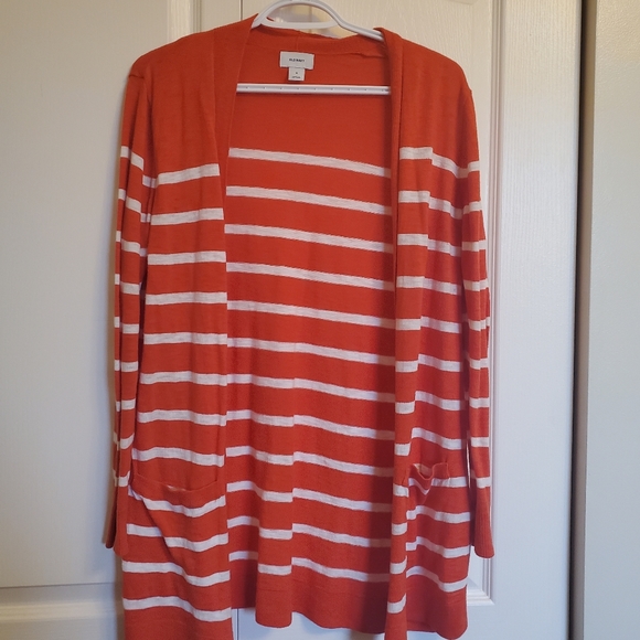 Red cardigan with horizontal white stripes - Picture 1 of 1